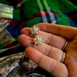 Silver tone with pearl star earrings